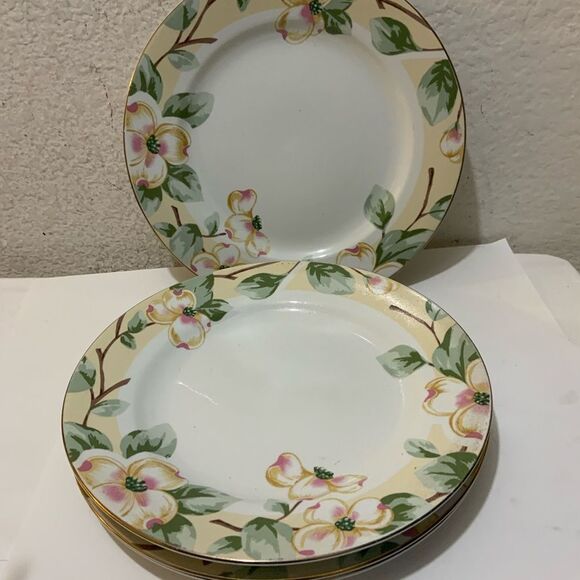 FAIRFIELD Fine China  DOGWOOD 4 dinner plates Floral Gold Rim 10.5” G21 - Picture 3 of 6